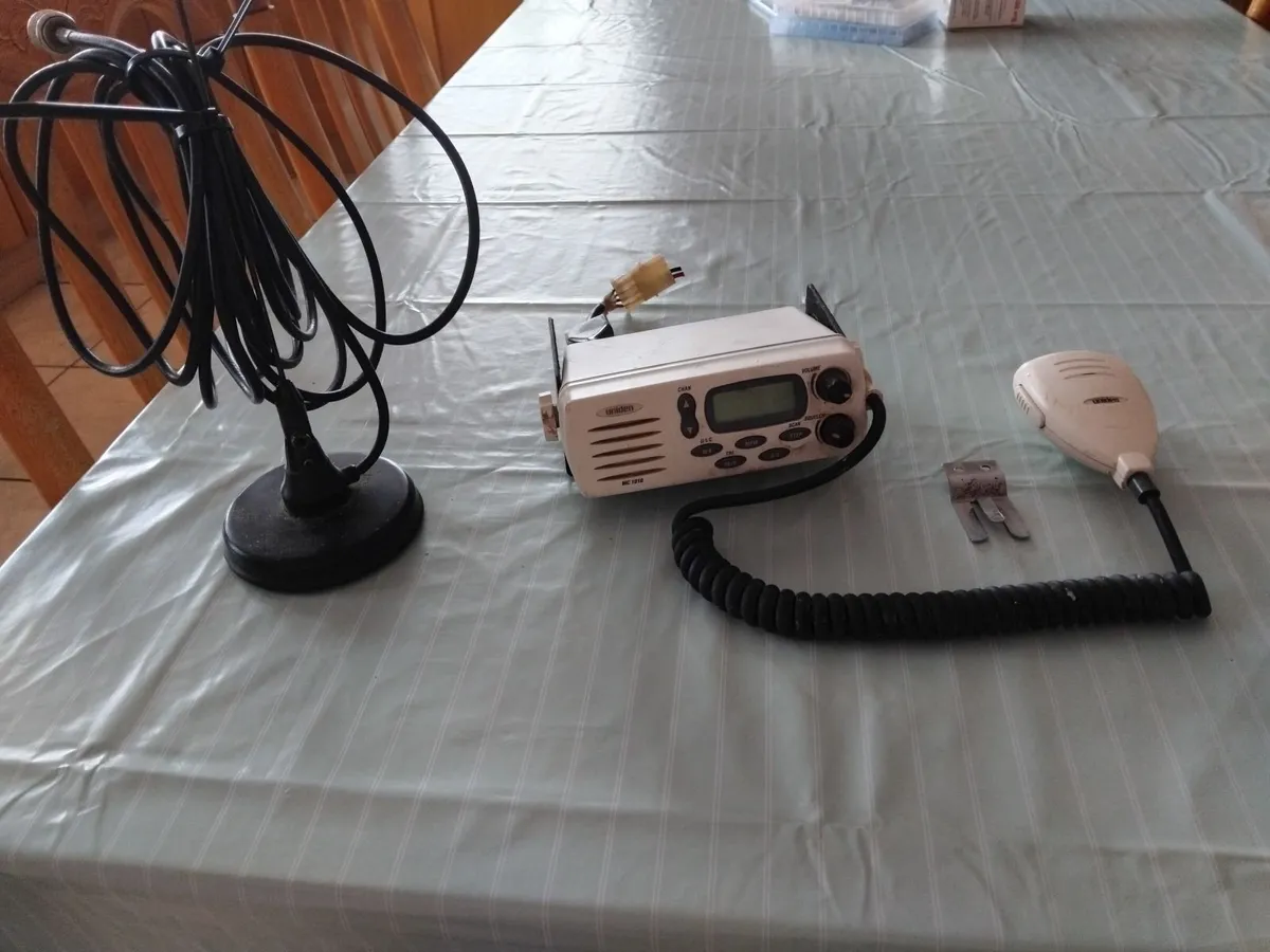 Vhf radio - Image 1
