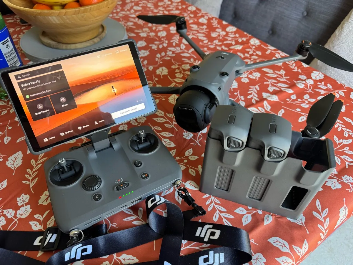 DJI Mavic 4 Pro with new smart controller. - Image 1