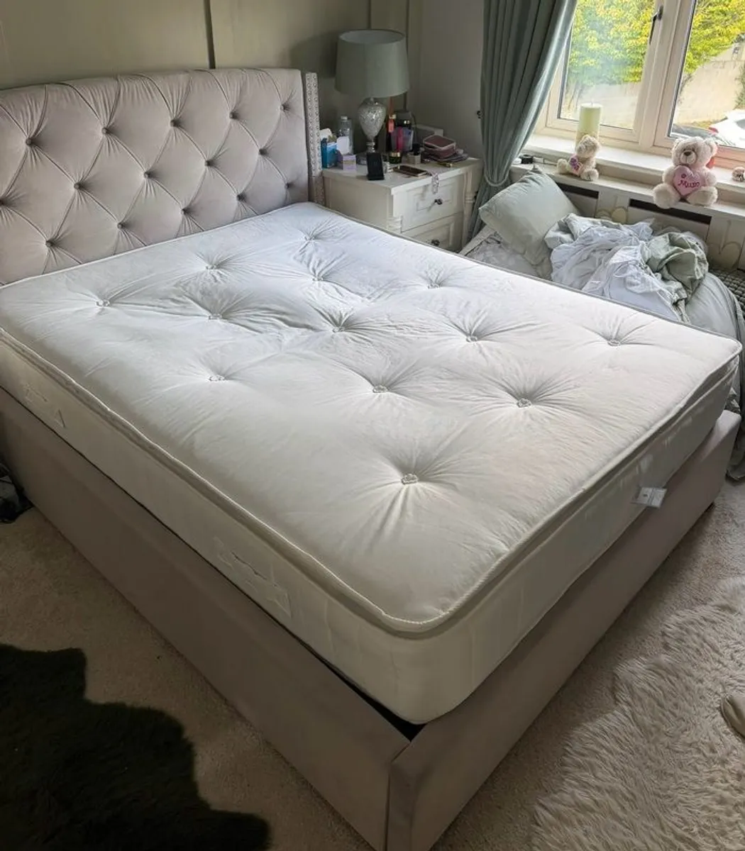 King Size Grey Velvet Ottoman Storage Bed & Brand New Mattress - Image 2