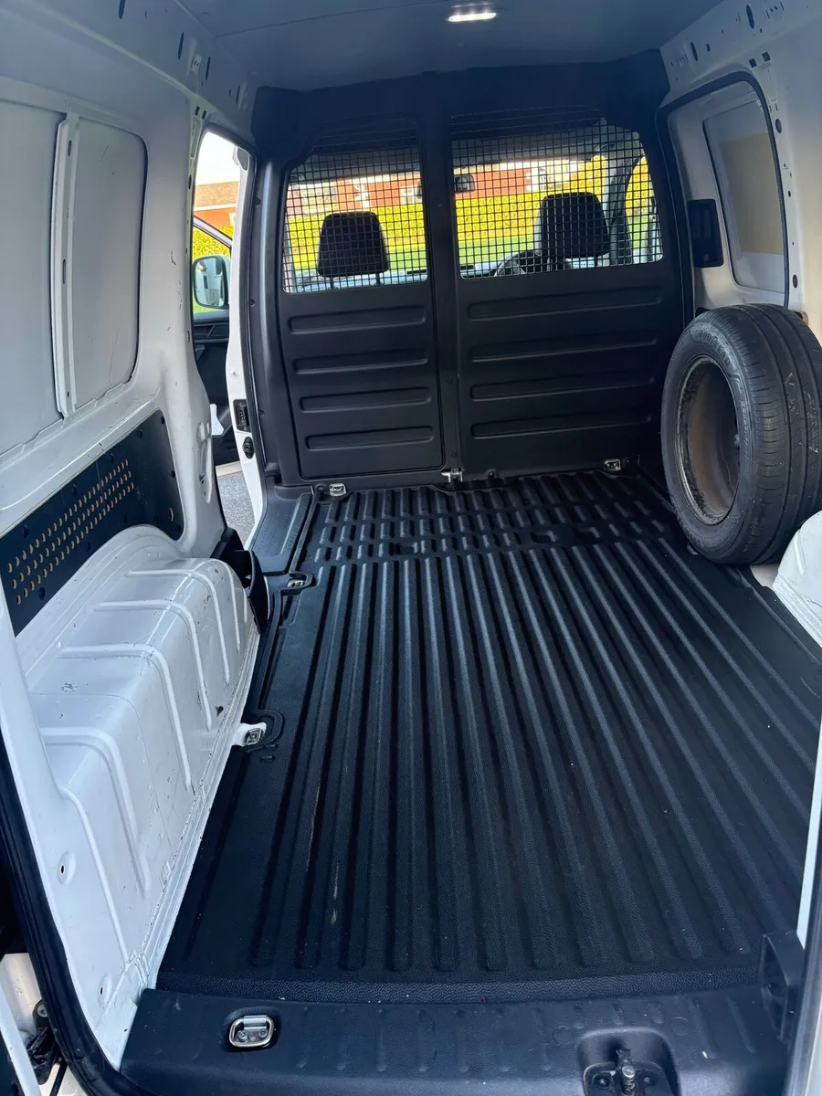 Volkswagen Caddy Maxi - Image 1