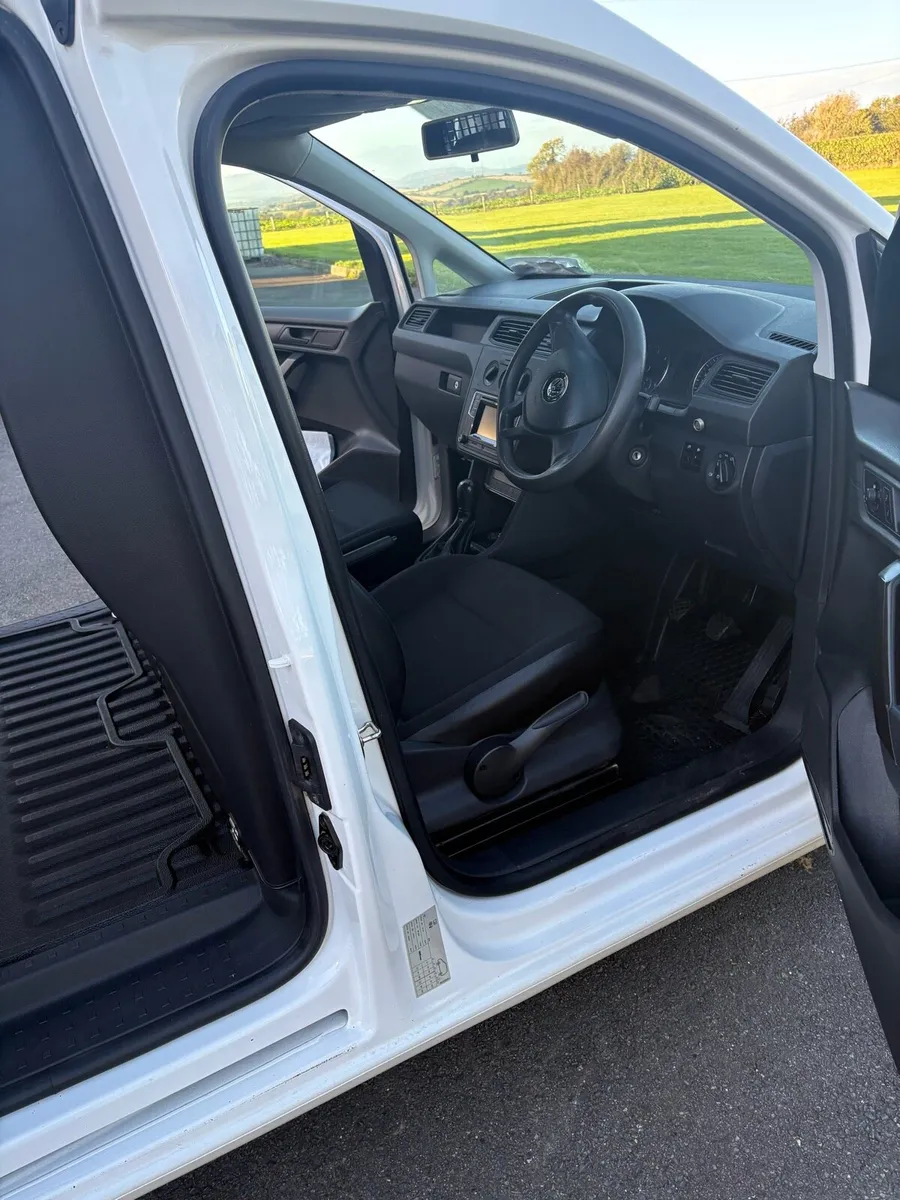 Volkswagen Caddy Maxi - Image 2