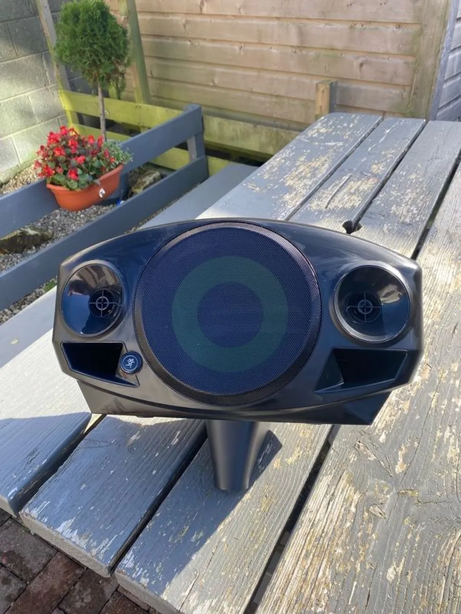 Mackie Freeplay Personal Speaker . - Image 4