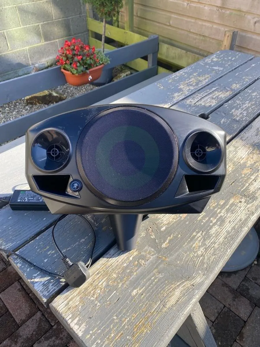 Mackie Freeplay Personal Speaker . - Image 3