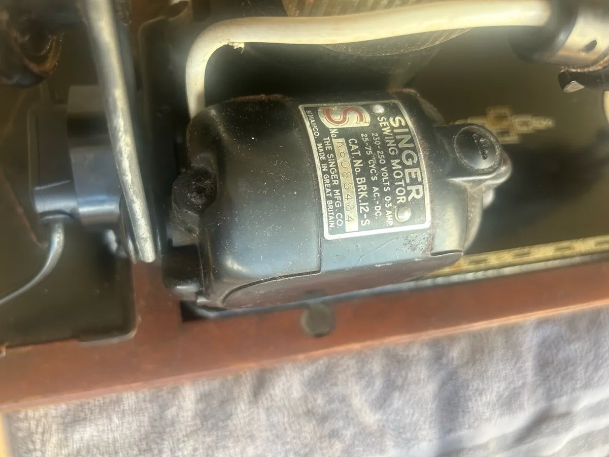 Singer sewing machine 201K - Image 3