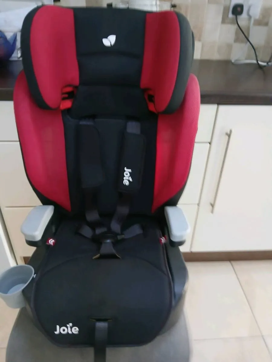JOIE CHILDS BOOSTER SEAT LIKE NEW - Image 2