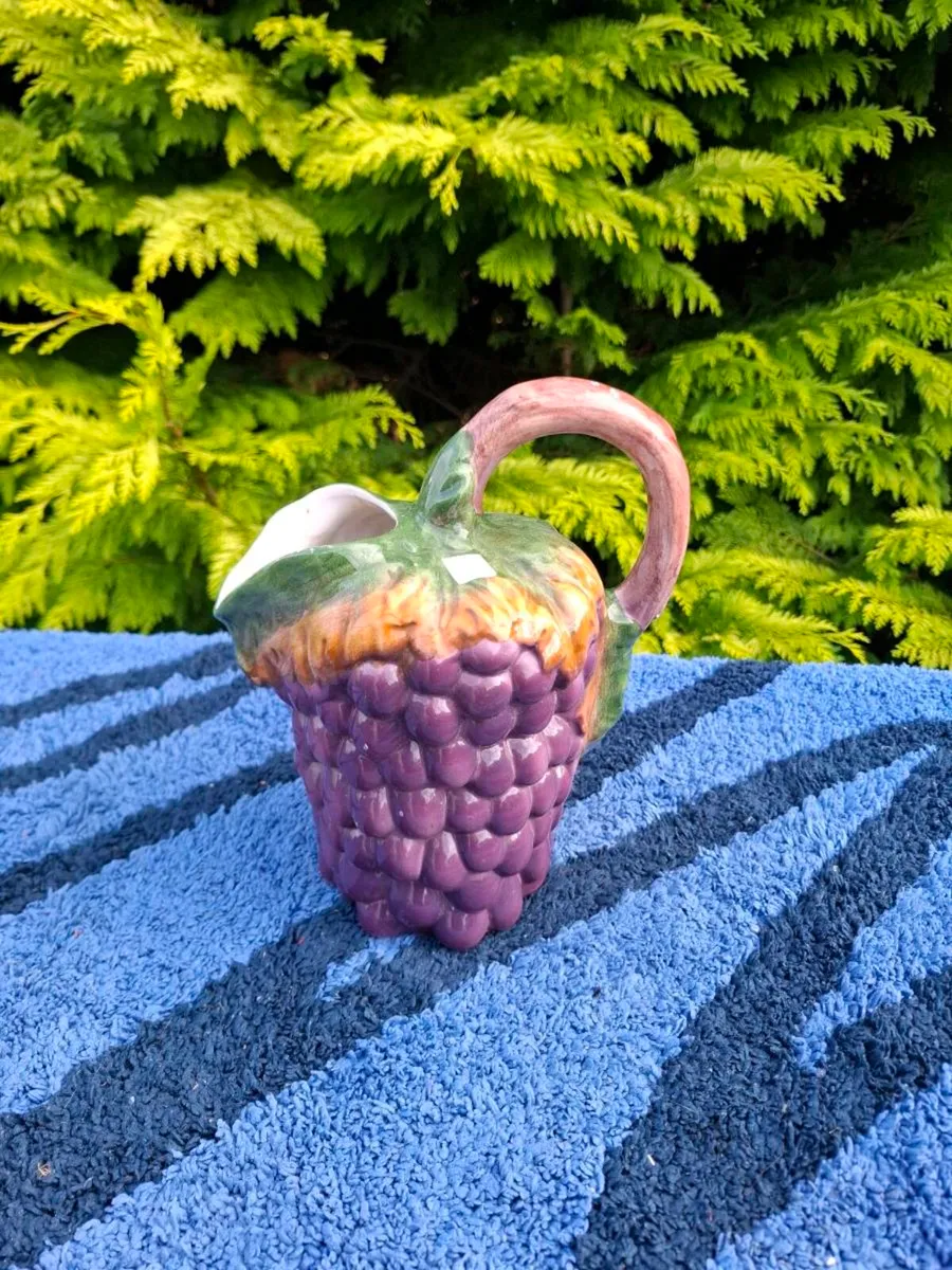 Large water jug - Image 1