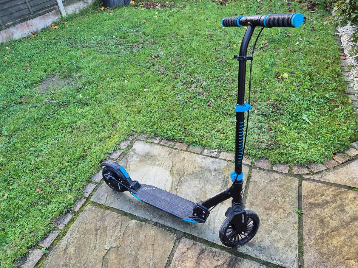 Kids scooter - Image 1
