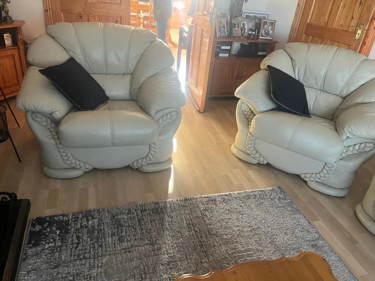 Cream Leather Couch and 2 Armchairs - Image 3