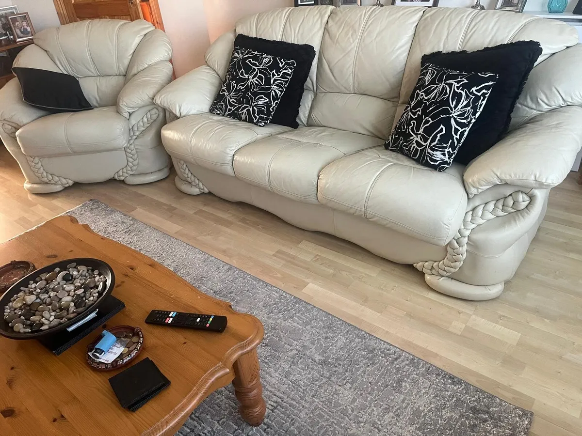 Cream Leather Couch and 2 Armchairs - Image 4