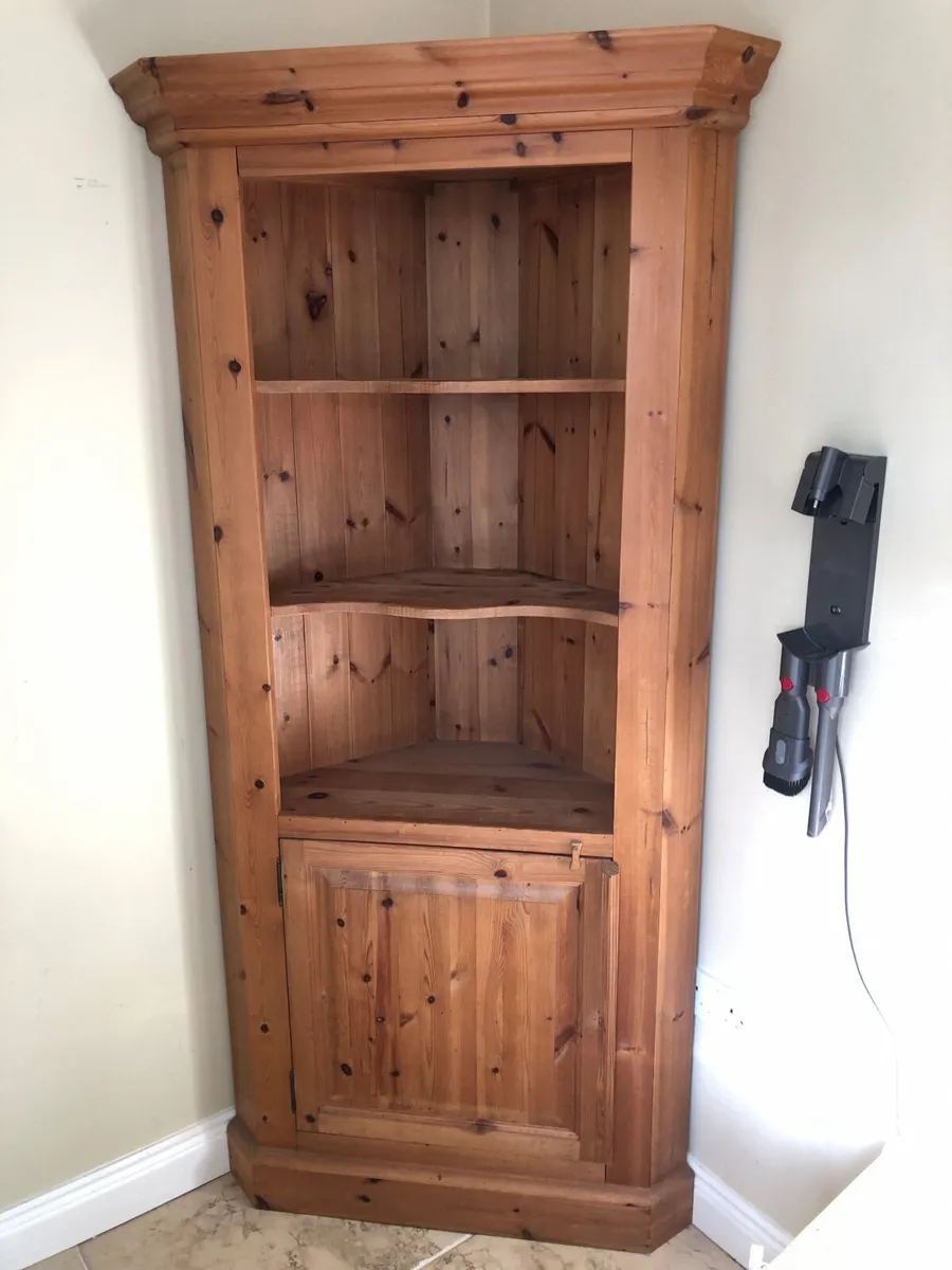 Pine corner cabinet - Image 1