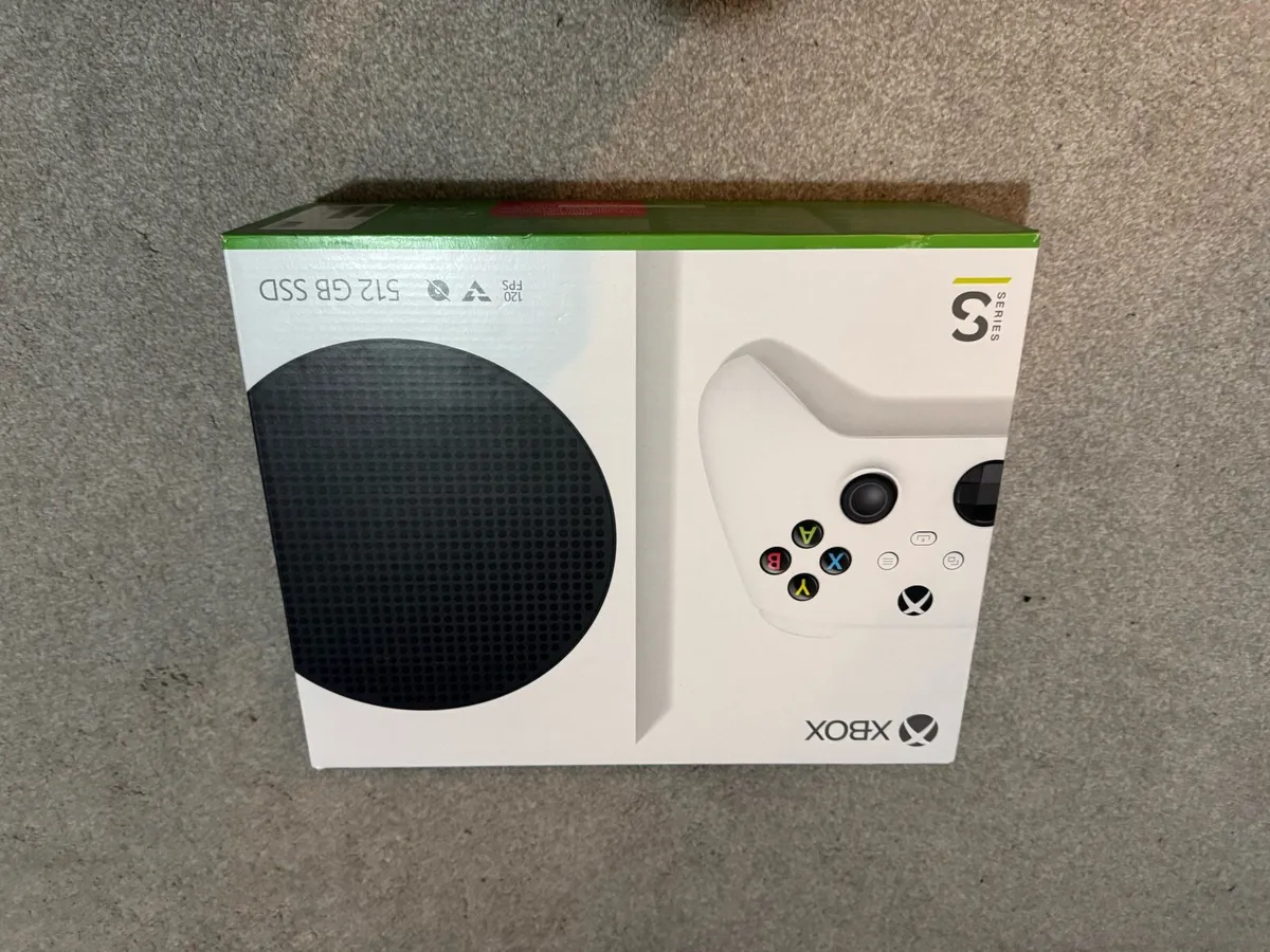 Xbox Series S (Boxed) + New controller - Image 1