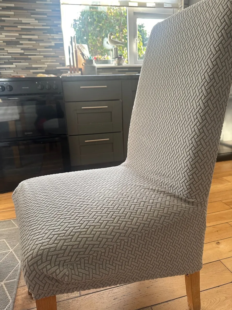 6 Kitchen Chairs with covers
