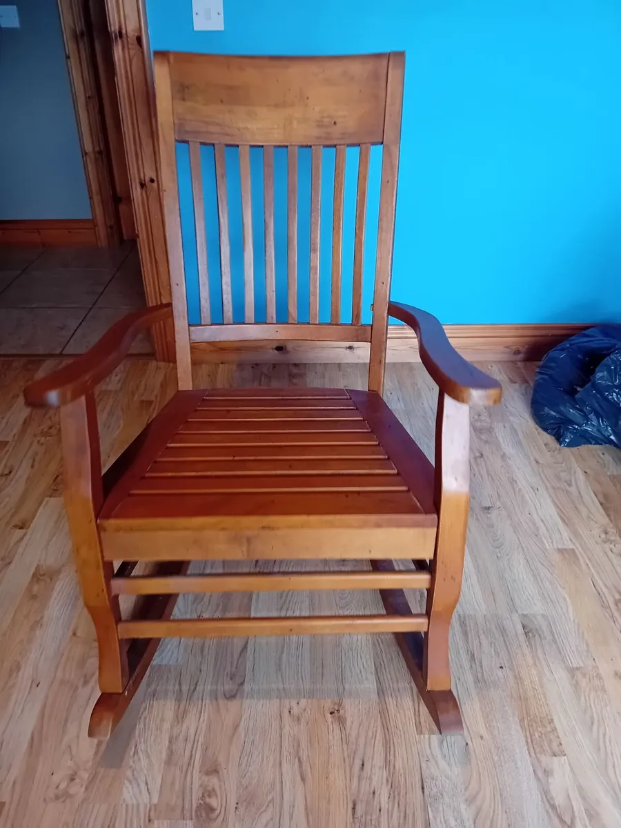 2 Rocking Chairs - Image 1