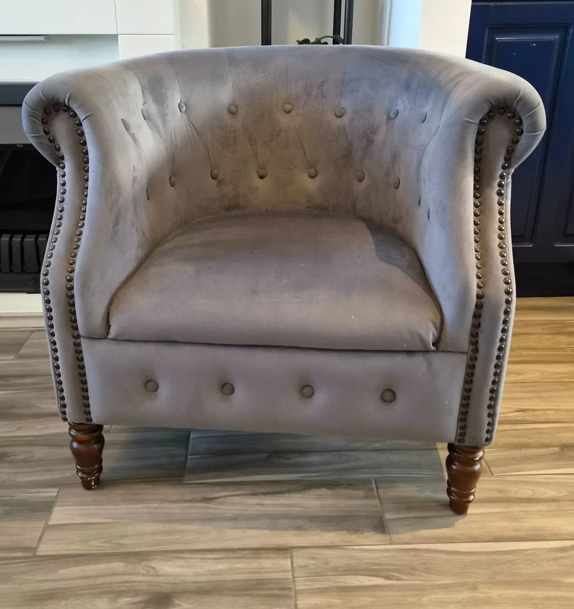 2 seater Chesterfield sofa and tub armchair - Image 4