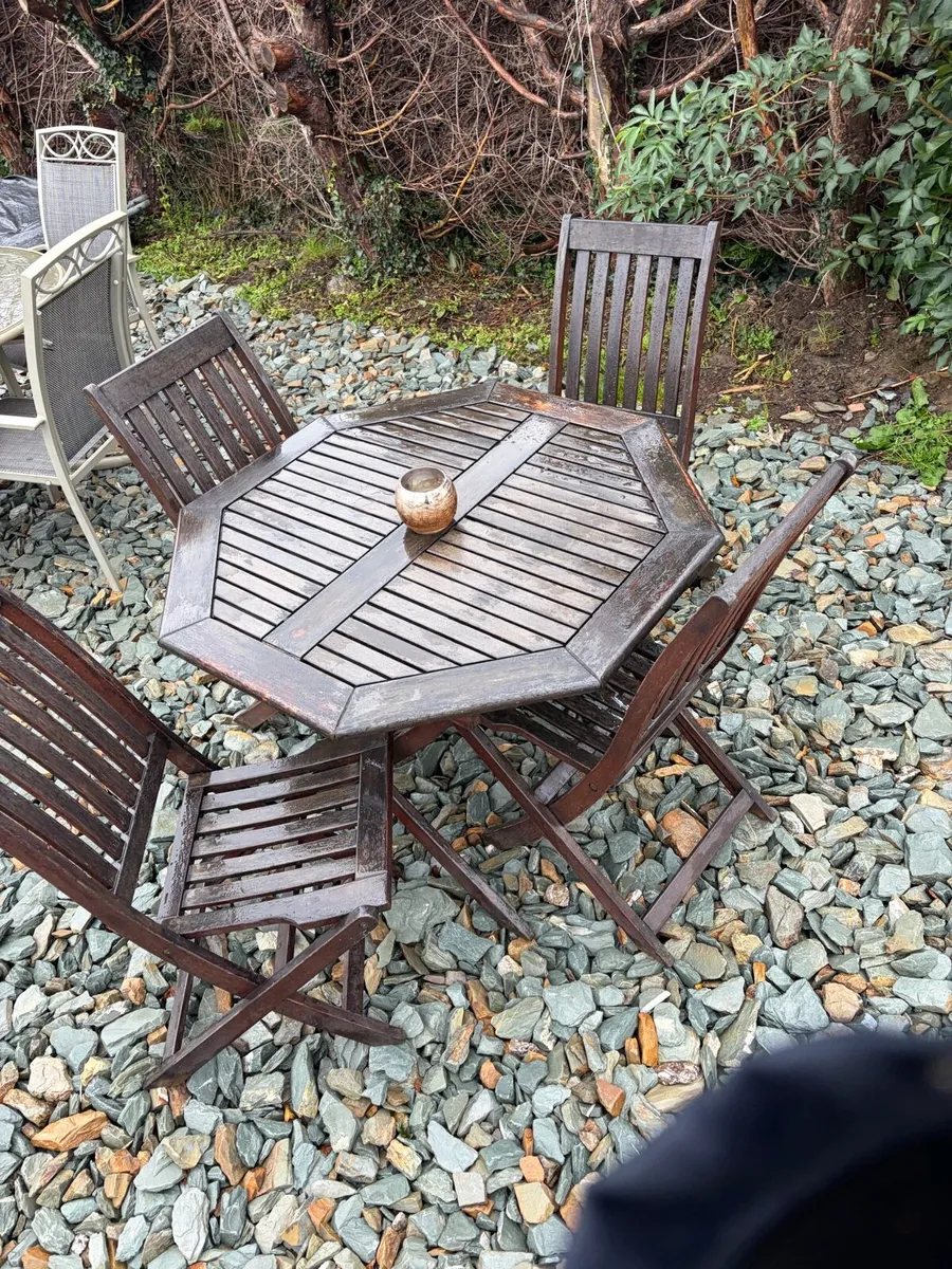 wooden foldable garden table + chairs set - Image 1