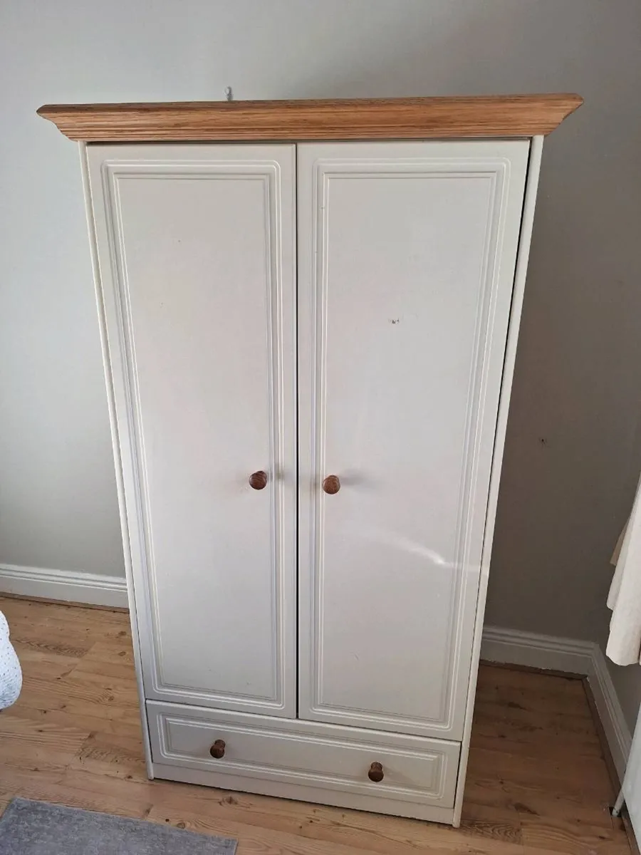 Childs wardrobe - Image 1