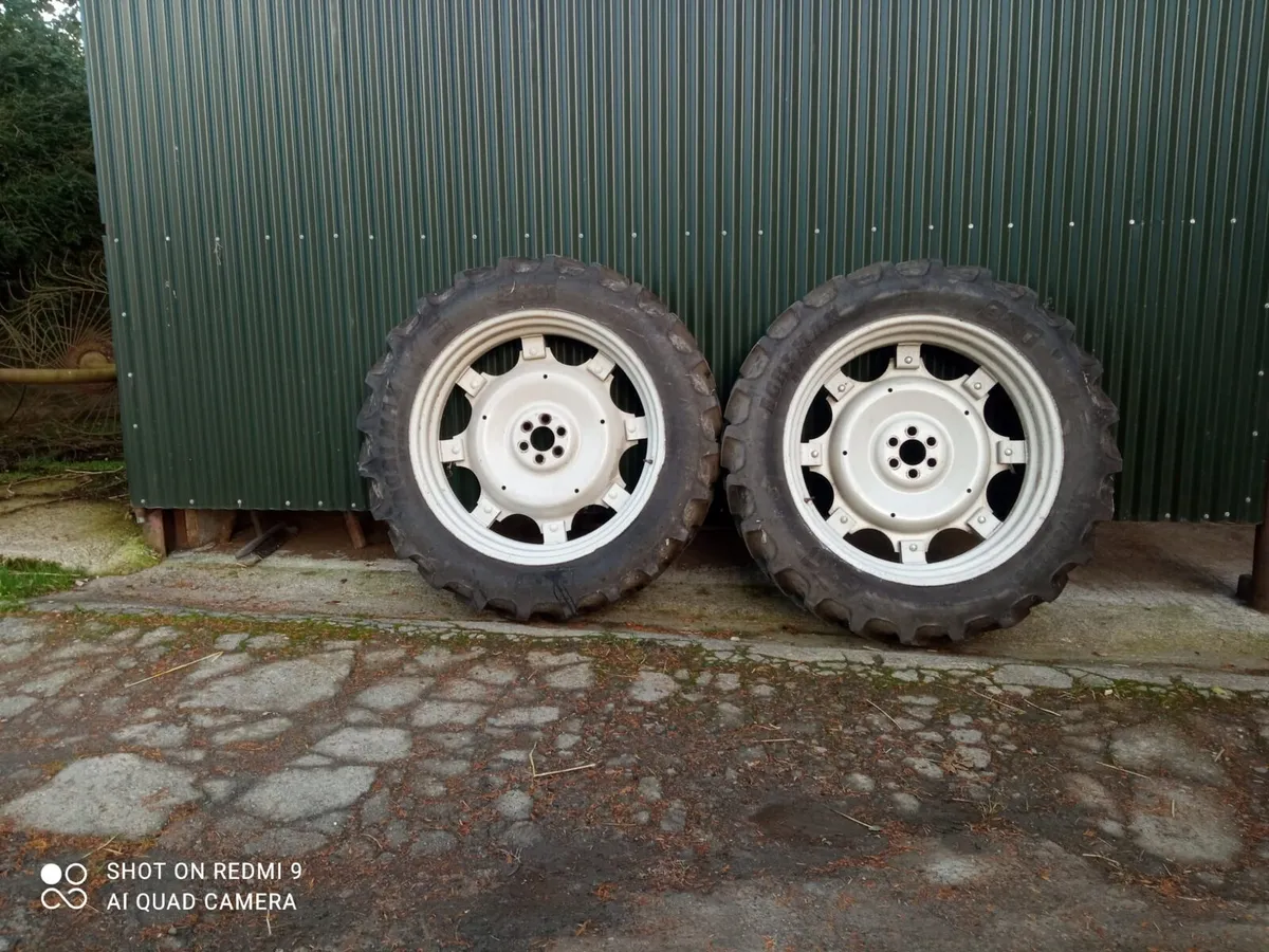 Wheels and tyres Foot Step Frame for County - Image 1
