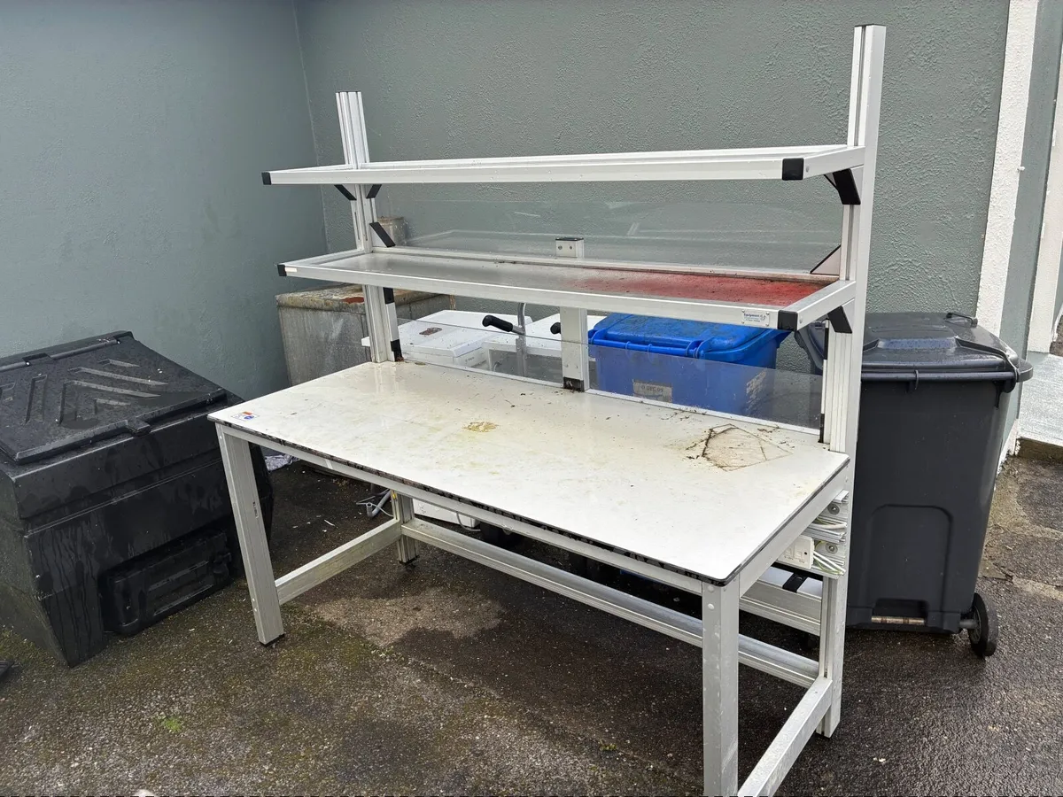 Industrial workbench - Image 1