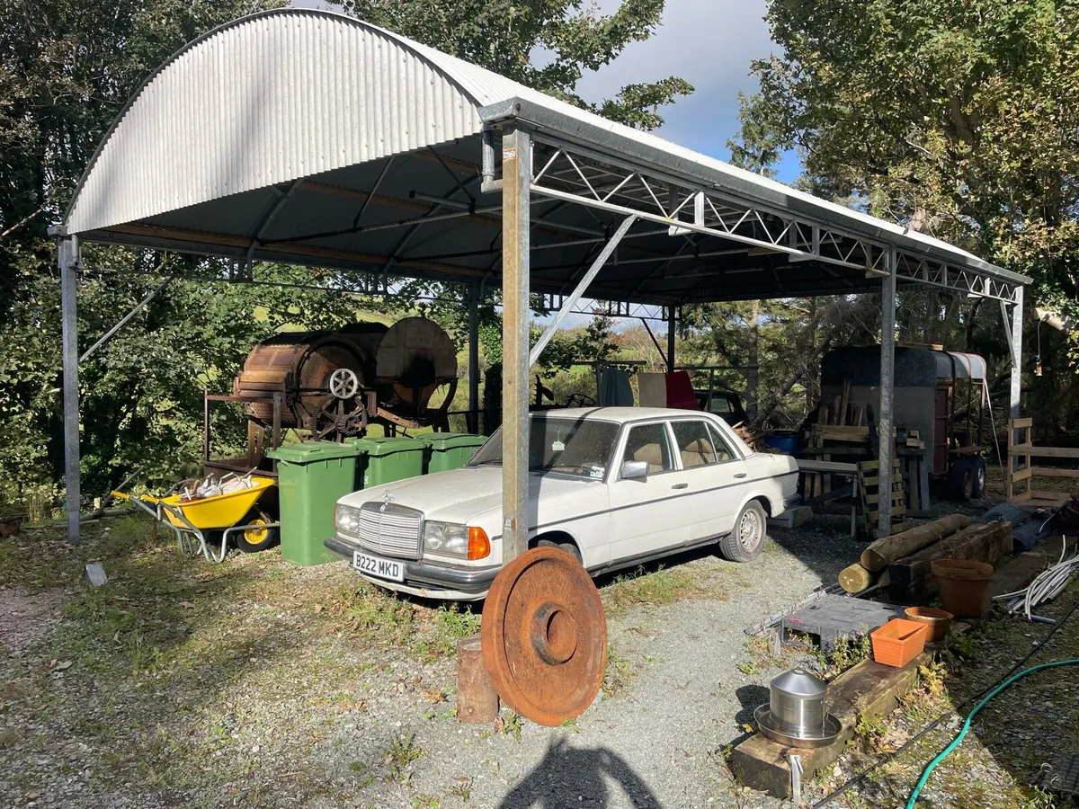 Mercedes 280E - Image 3