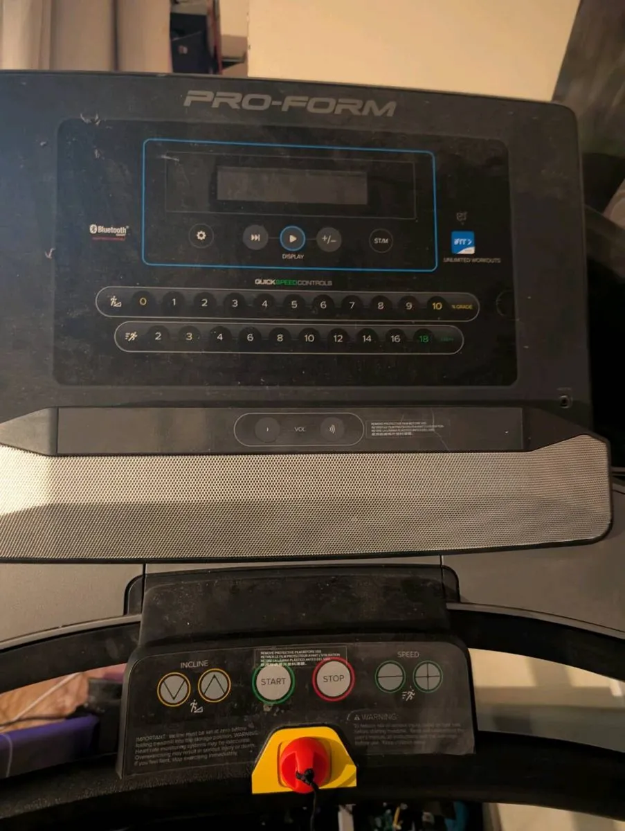 Proform sport 6 Treadmill for parts repair - Image 3