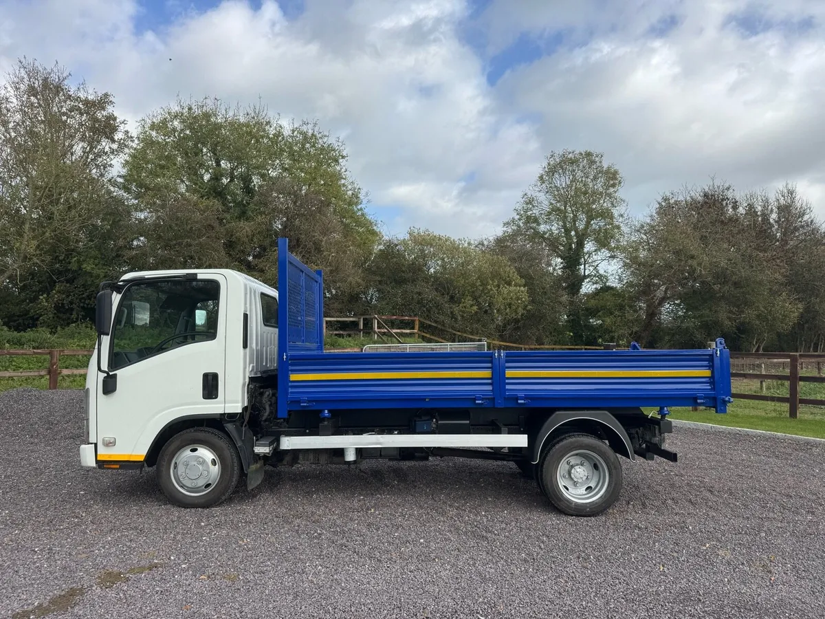 Isuzu 3.5ton tipper - Image 3