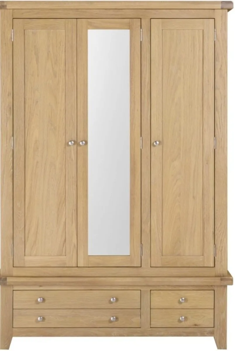 Windsor 3 Door 2 Drawer Wardrobe Natural Oak - Image 1