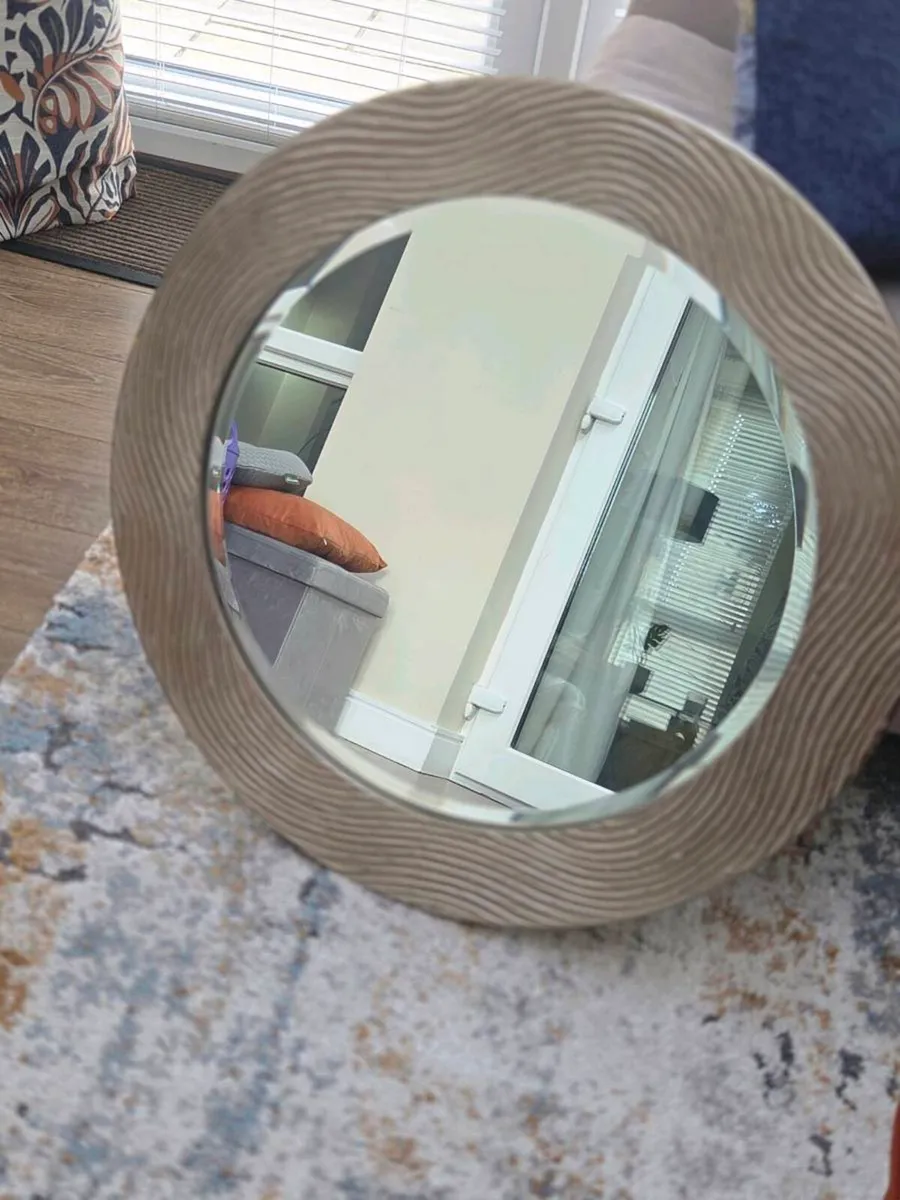 Circular Mirror - Image 2