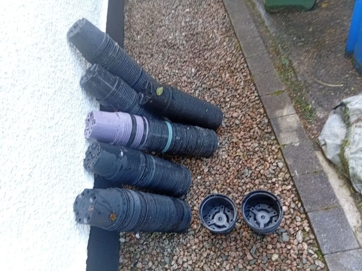 Plastic pots - Image 2