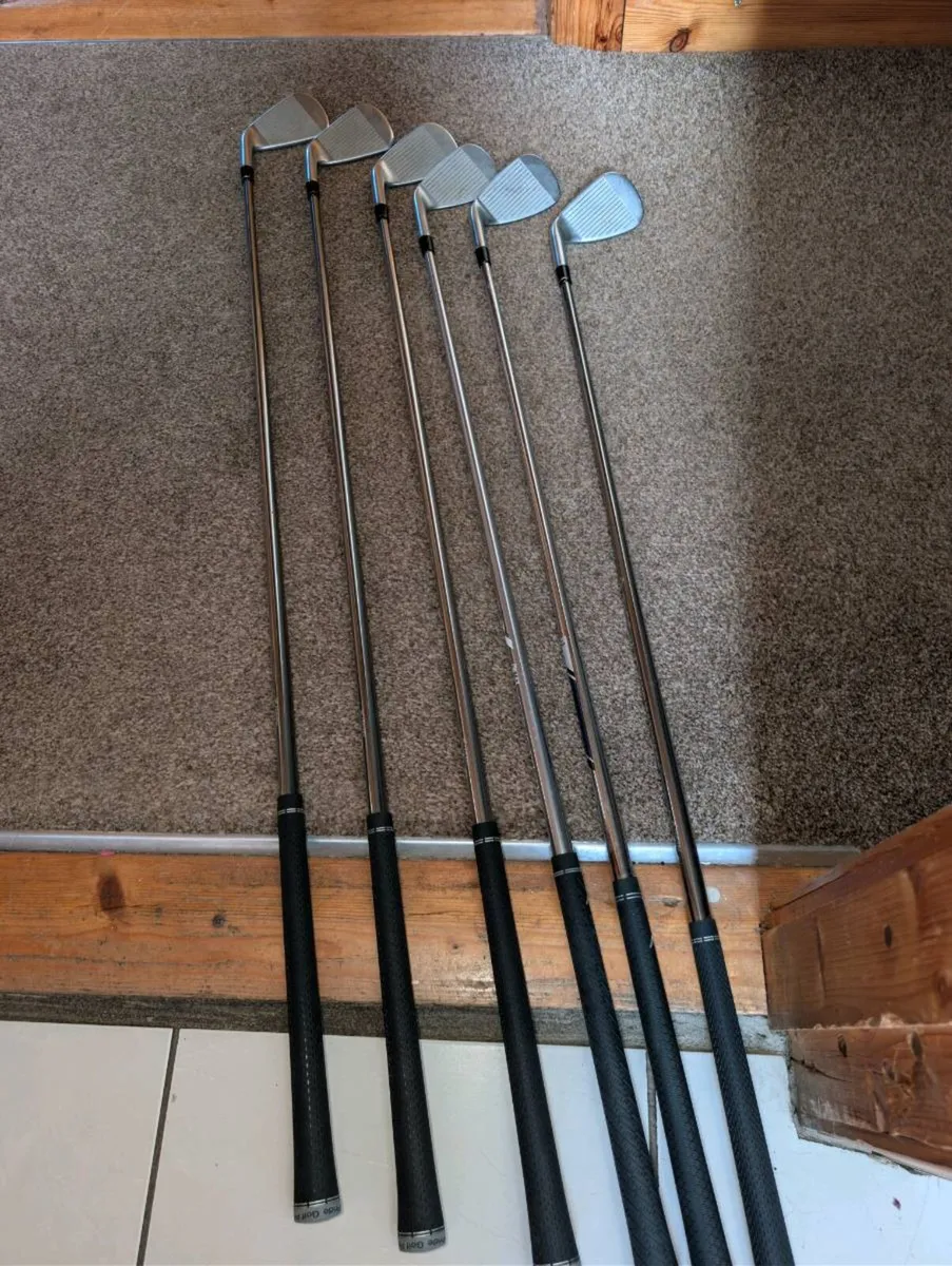 Mixed set of Callaway Irons 5-PW - Image 1
