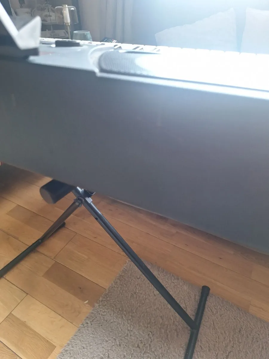 Yamaha PSR-175  Keyboard - Image 4