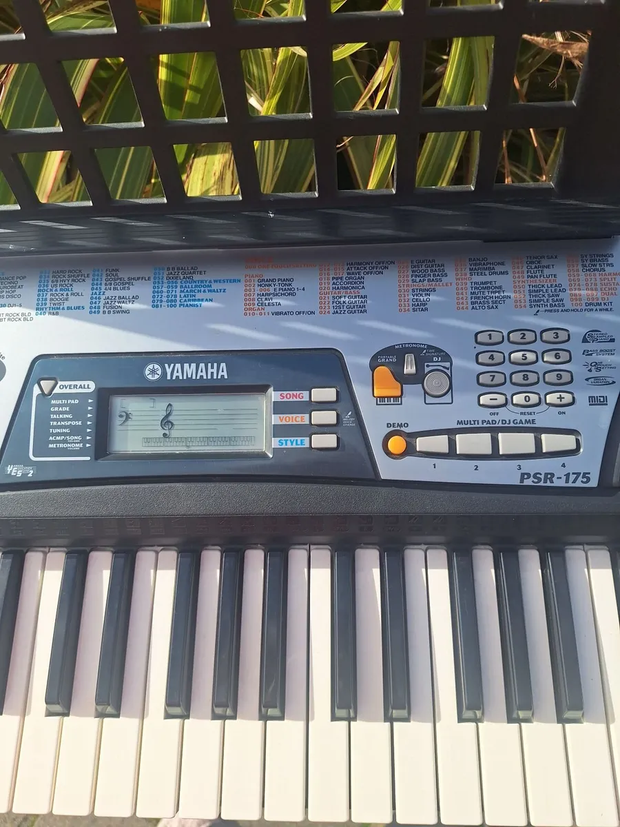 Yamaha PSR-175  Keyboard - Image 3