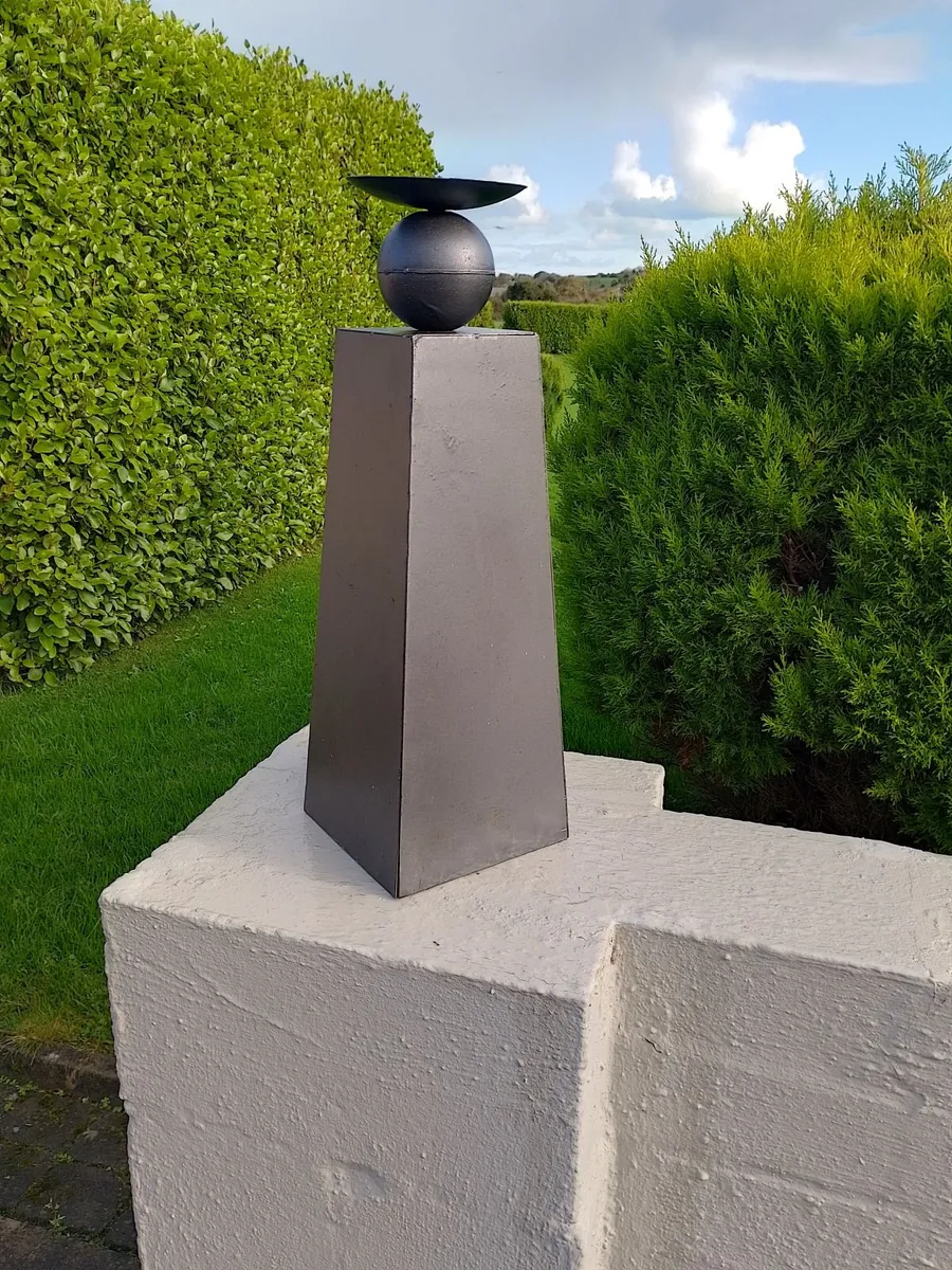 LARGE METAL FREE STANDING CANDLE HOLDER. - Image 1