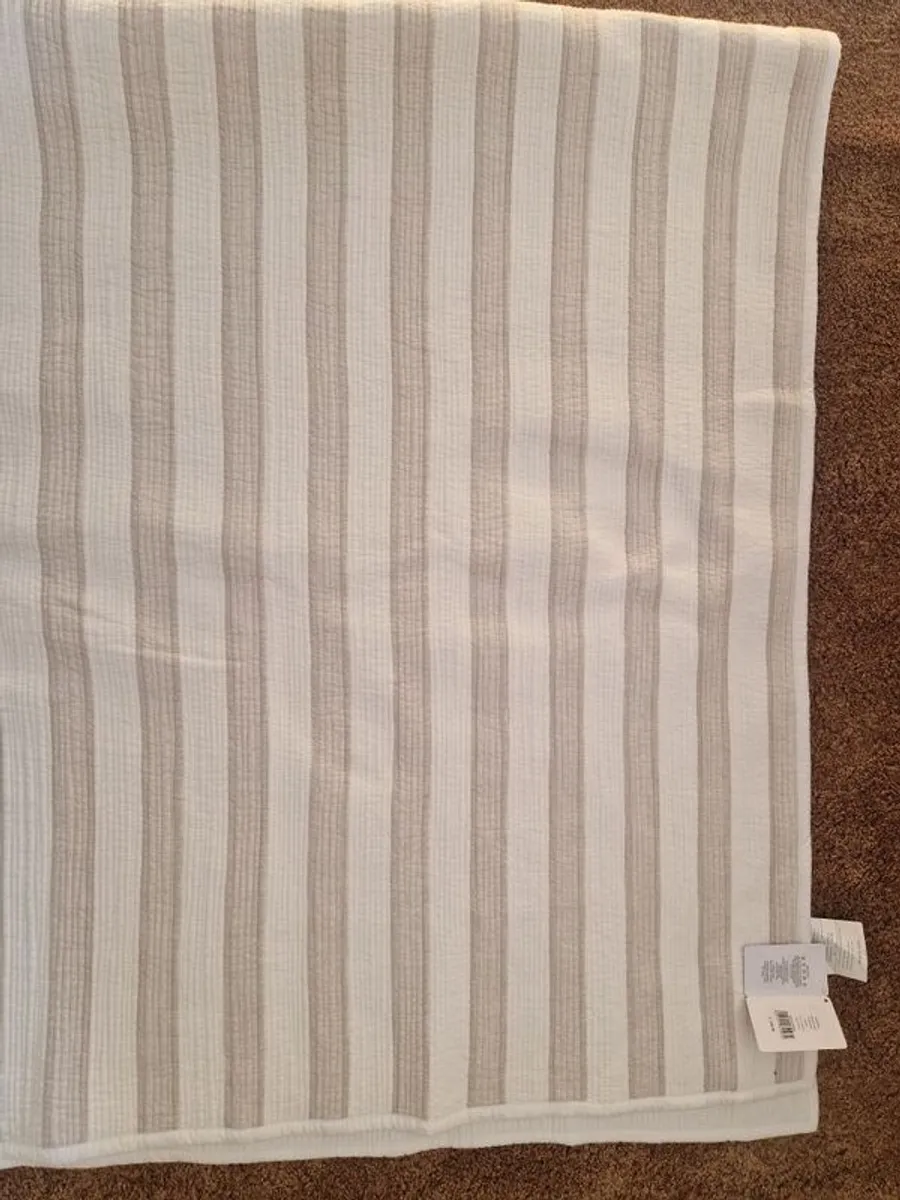 The White Company quilt - Image 4