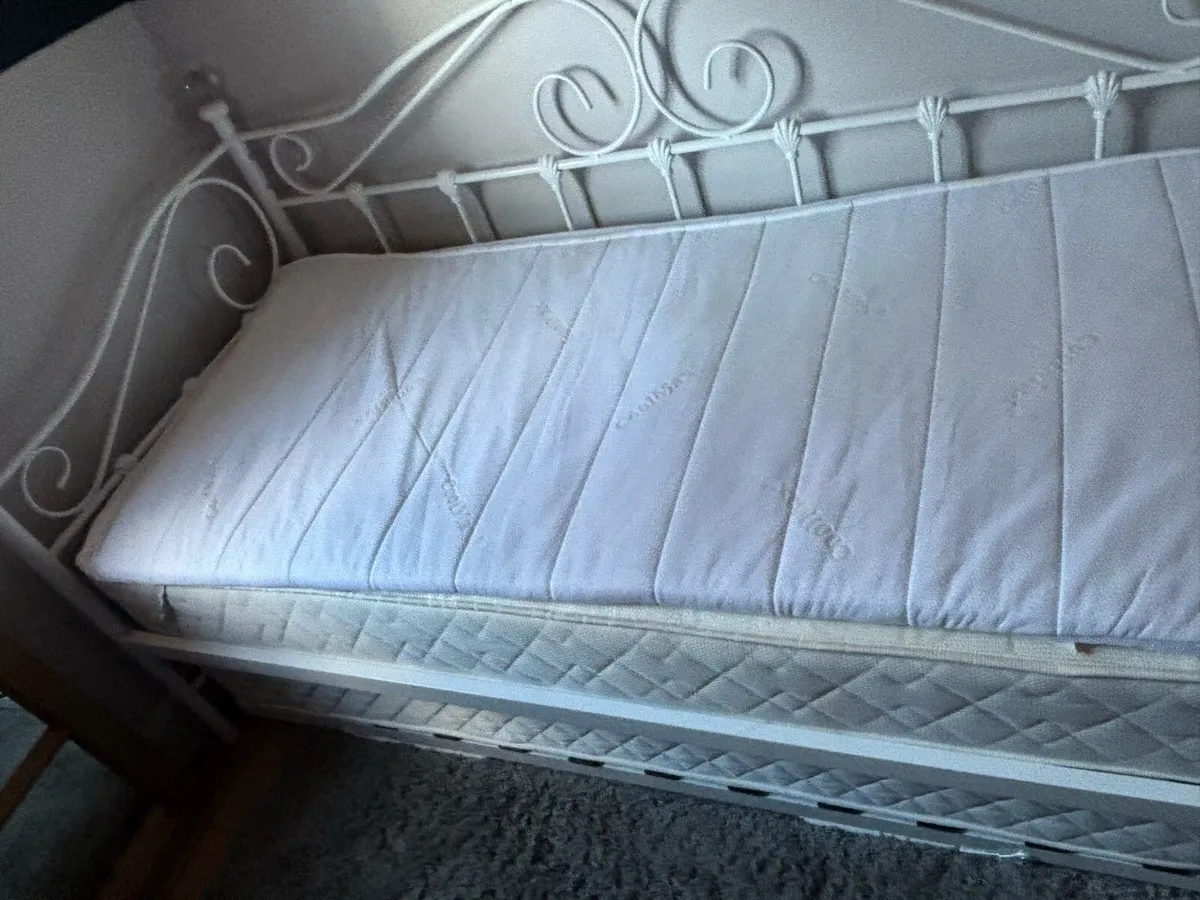 Day bed - Image 2