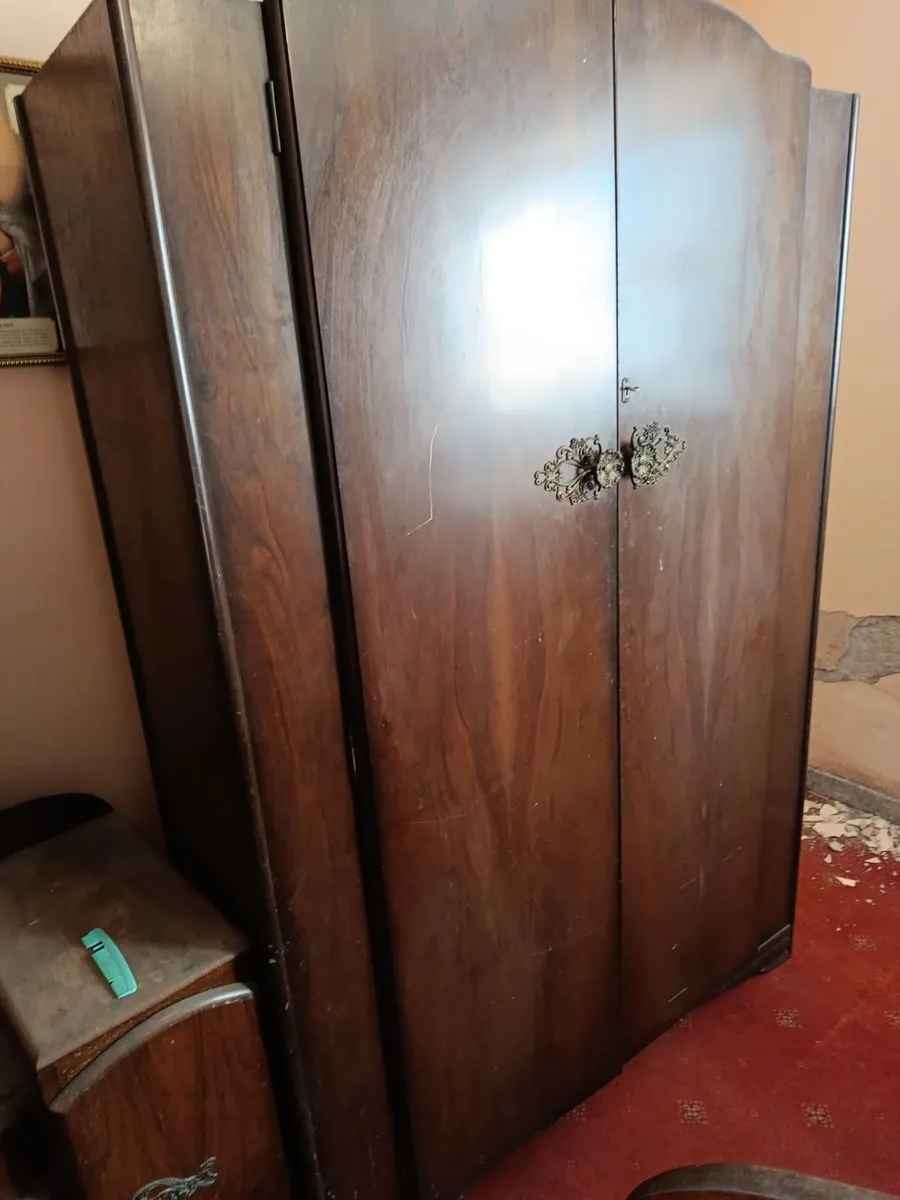 Vintage Matching Bedroom Set by Hutchinson & McKin - Image 3
