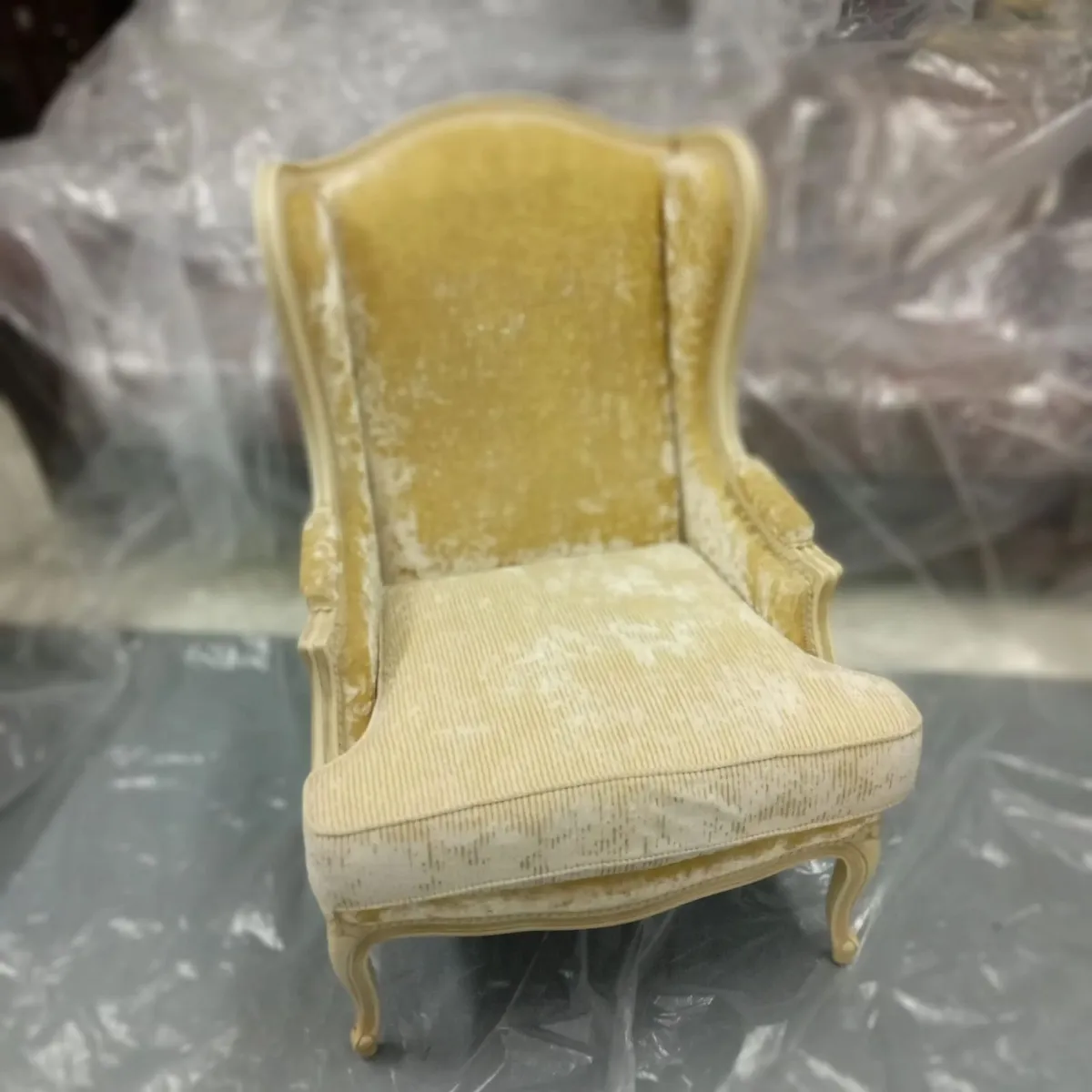Wingchair Laccato Ivory with Velvet - Image 2