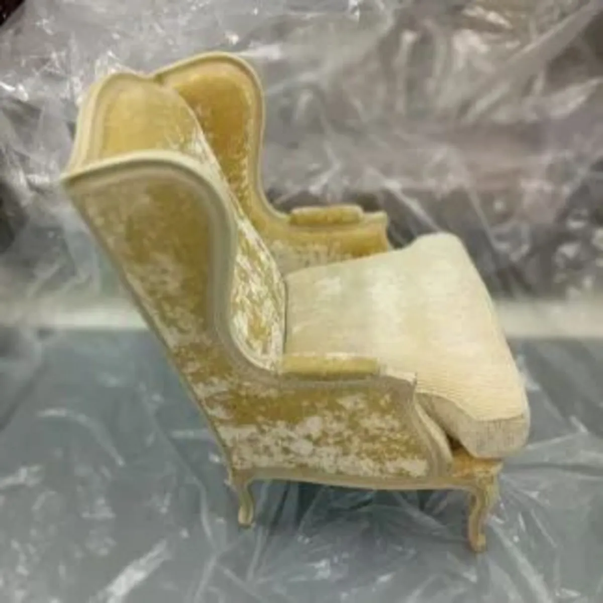 Wingchair Laccato Ivory with Velvet - Image 1