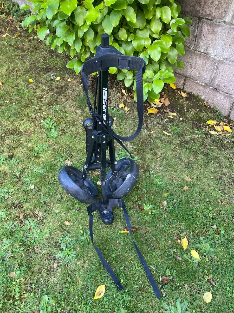 Golf trolley - Image 1