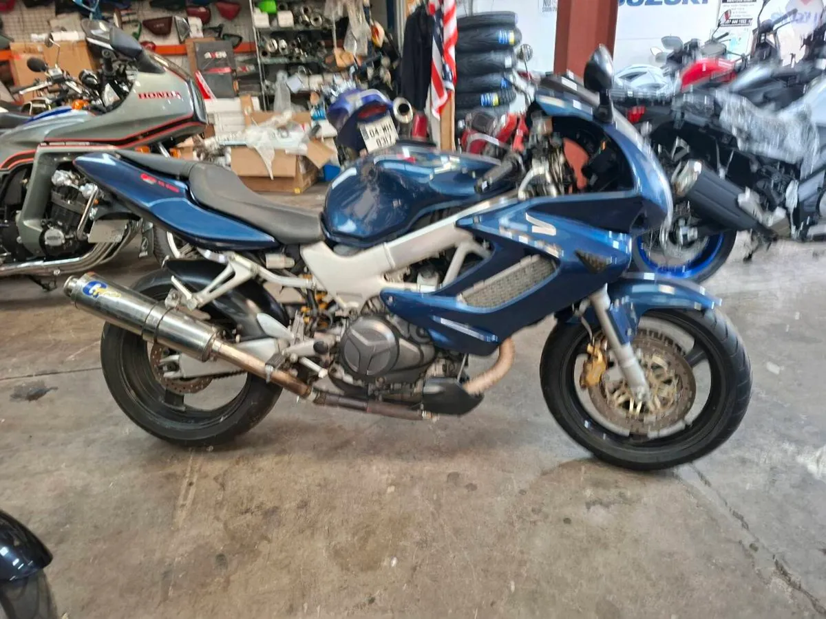 Honda vtr 1000 - Image 1