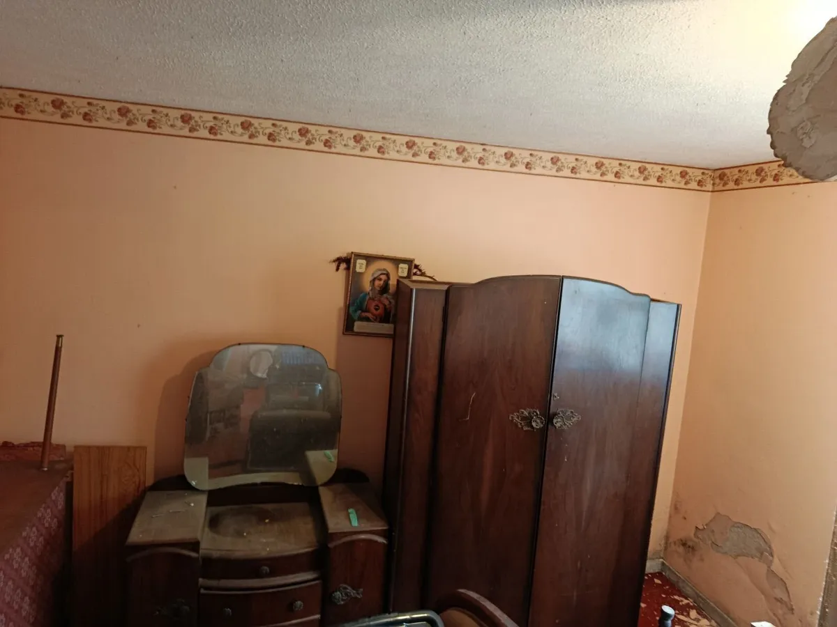 Vintage Matching Bedroom Set by Hutchinson & McKin - Image 1