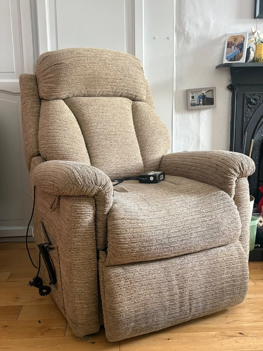 Recliner chair - Image 2