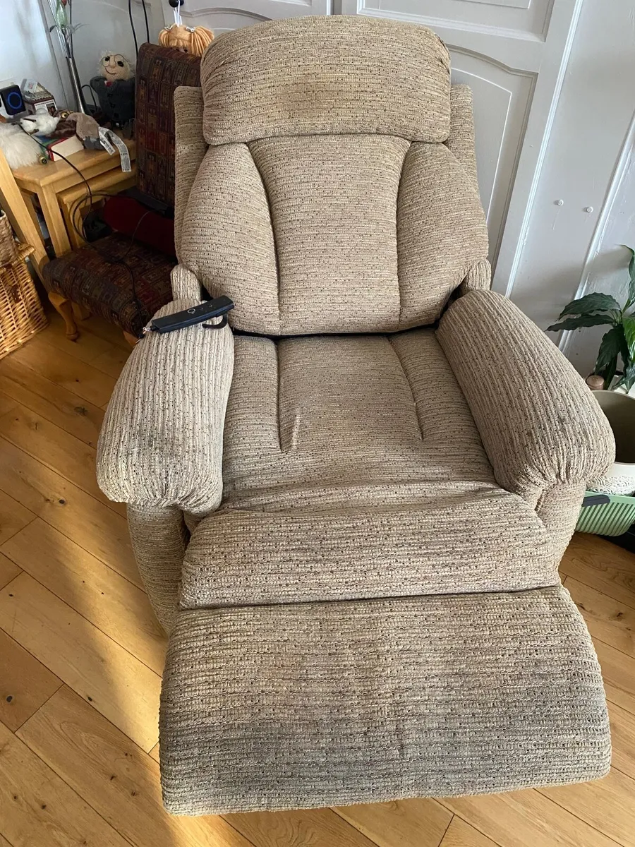 Recliner chair - Image 3