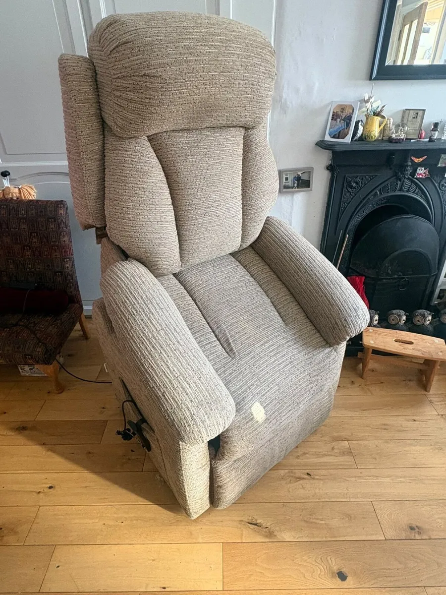 Recliner chair - Image 4