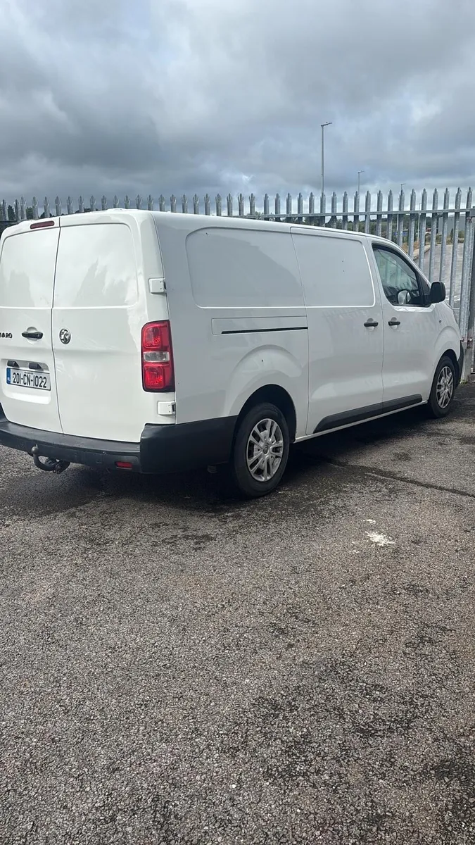 2020 2.0 Opel vivario - Image 2