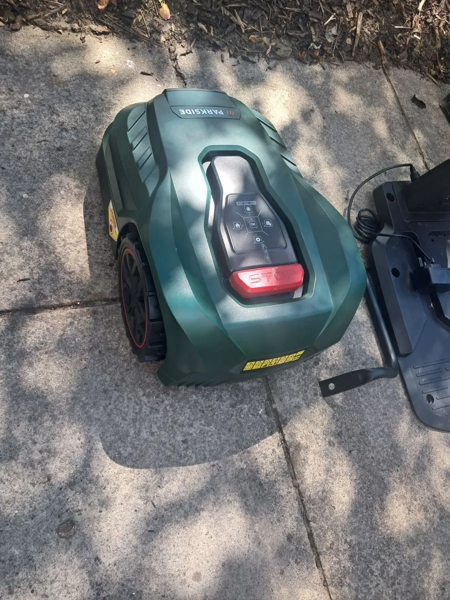 Robotic lawnmower - Image 2