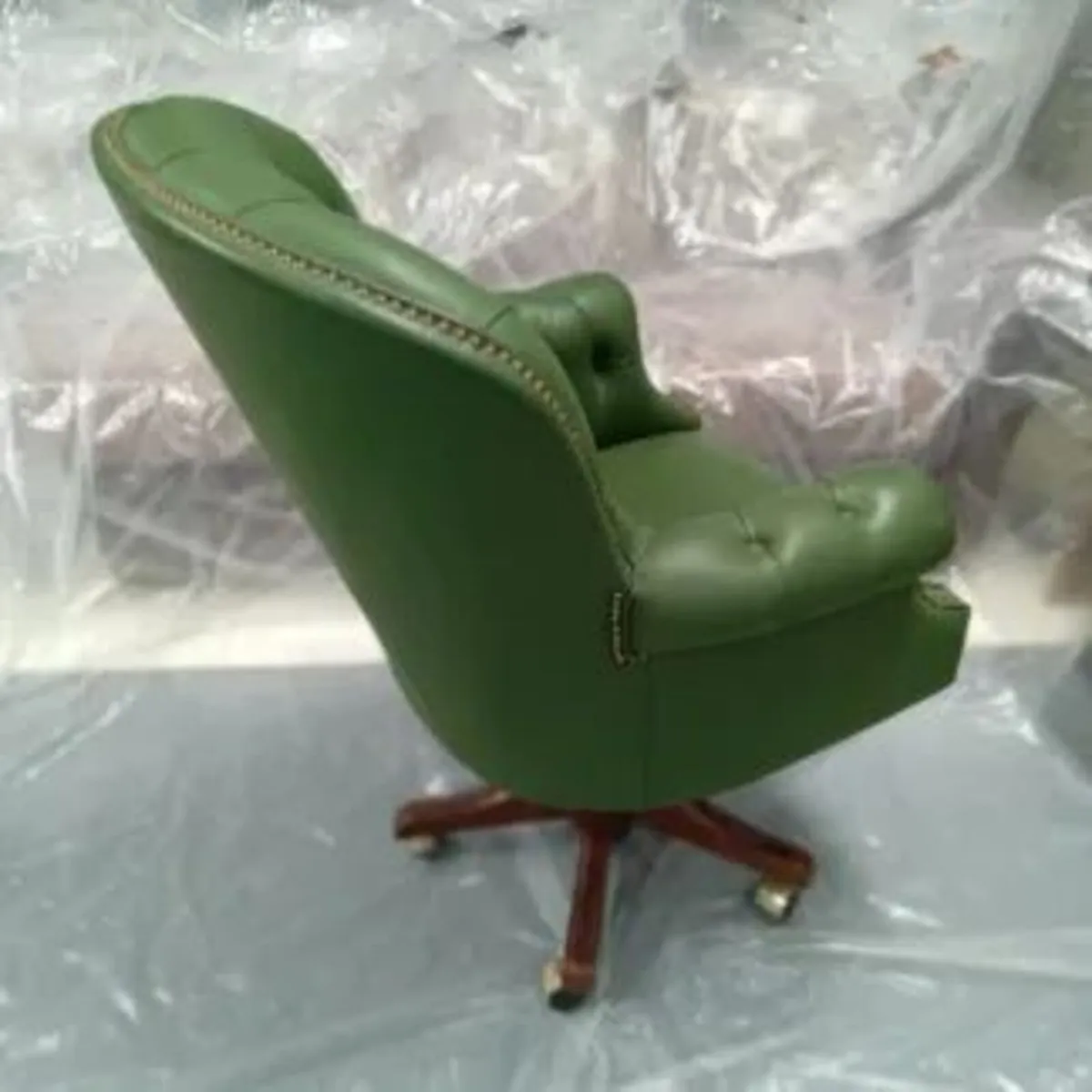 Swivel Green Leather with pump - Image 1