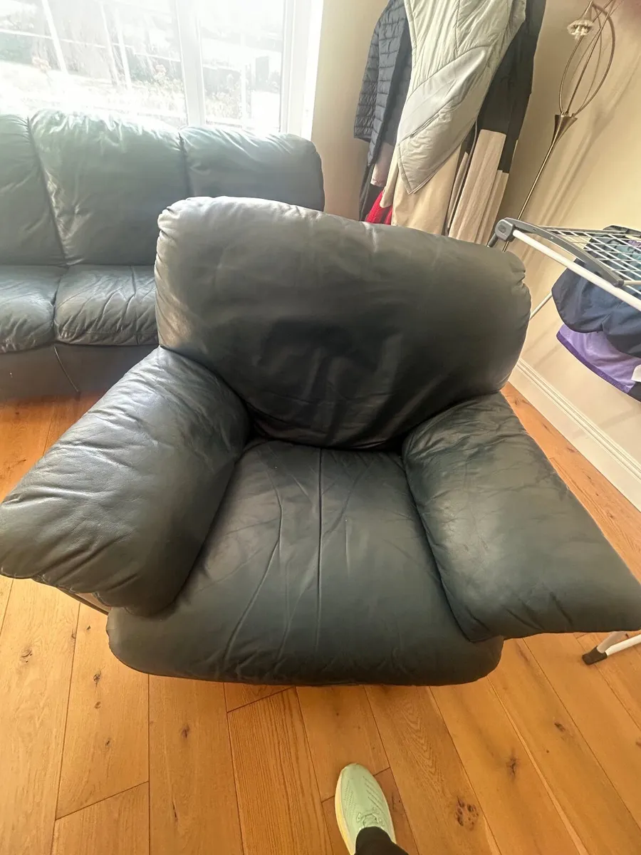 Couch and two armchairs  with footstool - Image 3