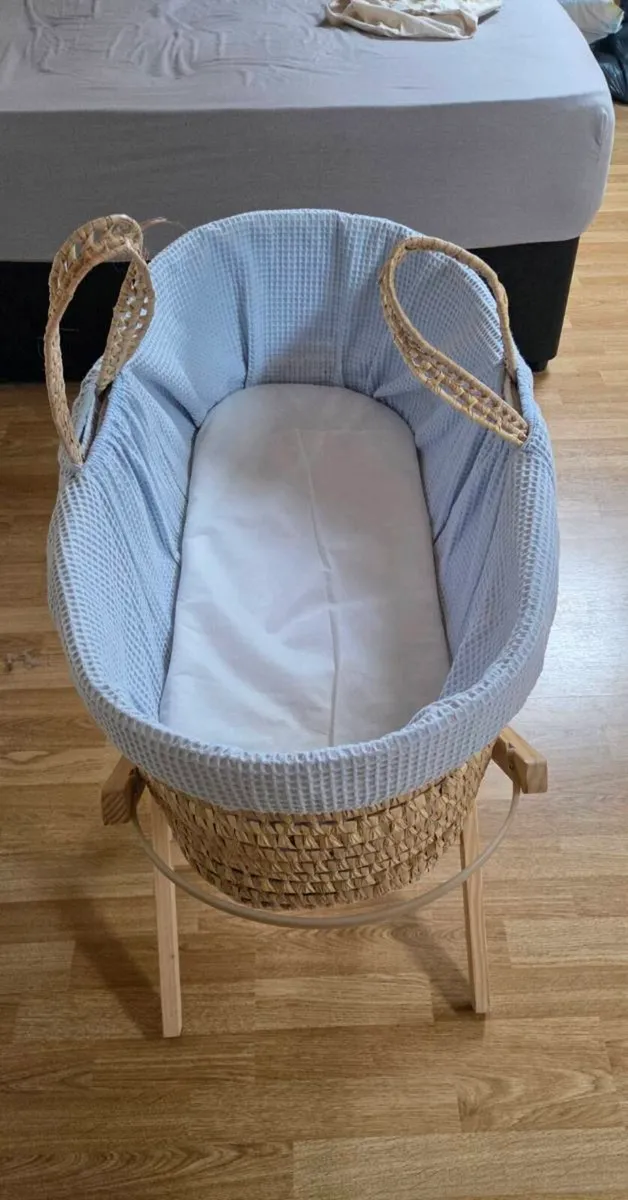 Moses Basket with Stand - Image 2