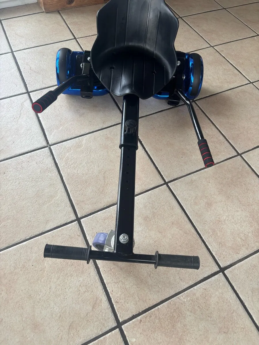 Hoverboard with seat - Image 1