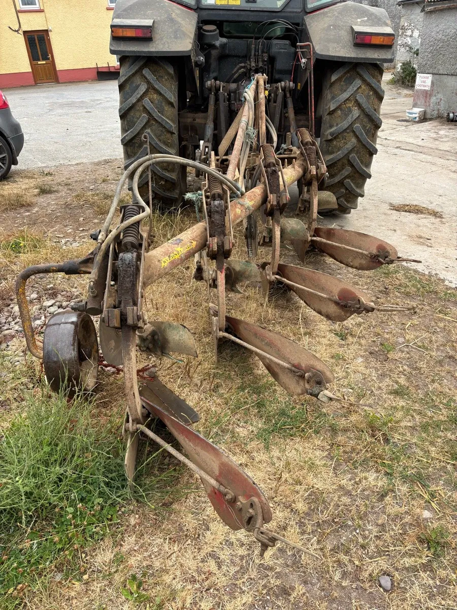 Kverneland plough - Image 2